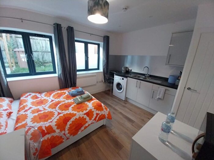 1 Bedroom Flat To Rent In Derwent Avenue, Headington, Oxford, OX3