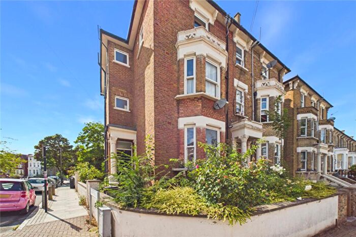 6 Bedroom House For Sale In Ramsden Road, London, SW12