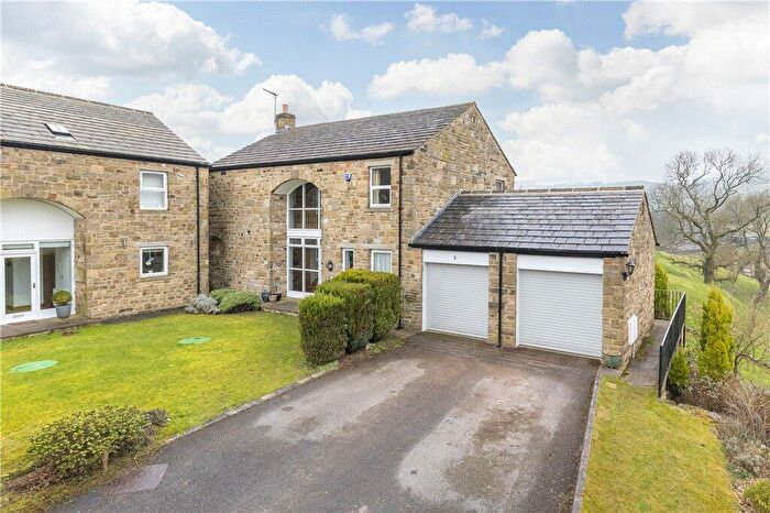 4 Bedroom Detached House For Sale In Devonshire House Farm, Lothersdale, North Yorkshire, BD20