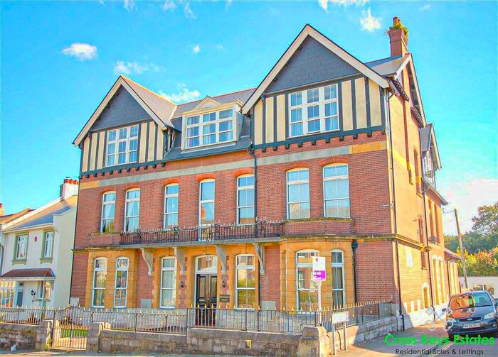 3 Bedroom Flat To Rent In Springfield Villas, Stoke, PL3