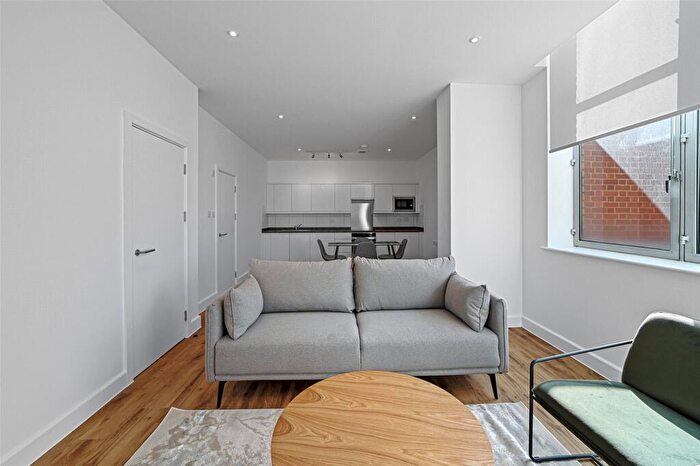 2 Bedroom Apartment To Rent In West Smithfield, London, EC1A