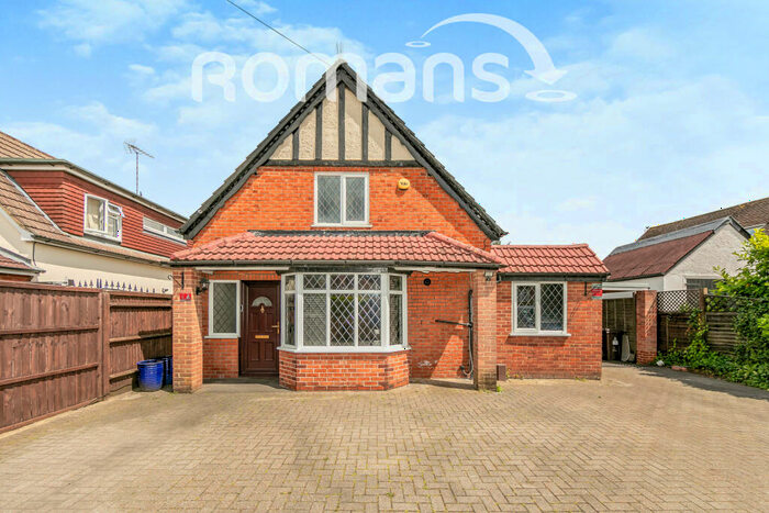 5 Bedroom Detached House To Rent In Loddon Bridge Road, RG5