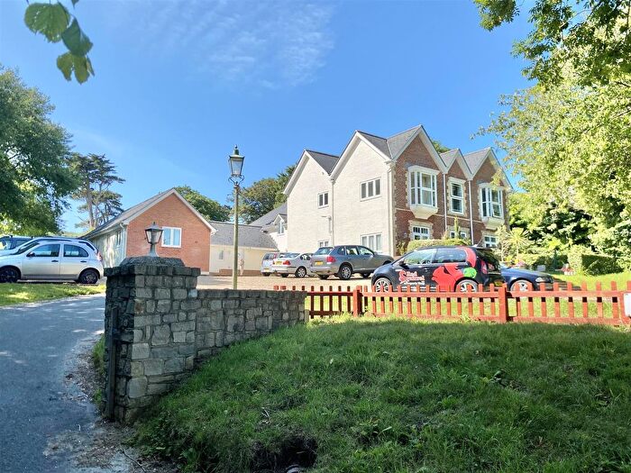 2 Bedroom Flat To Rent In Alum Bay Old Road, Totland Bay, PO39