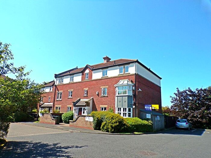 2 Bedroom Apartment For Sale In Kielder Close, Killingworth, Newcastle Upon Tyne, Tyne And Wear, NE12