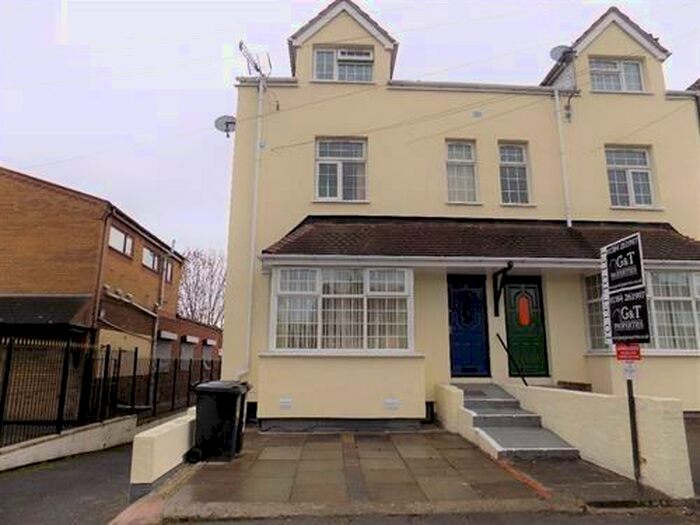 1 Bedroom Flat To Rent In Stourbridge Road, Dudley, DY1