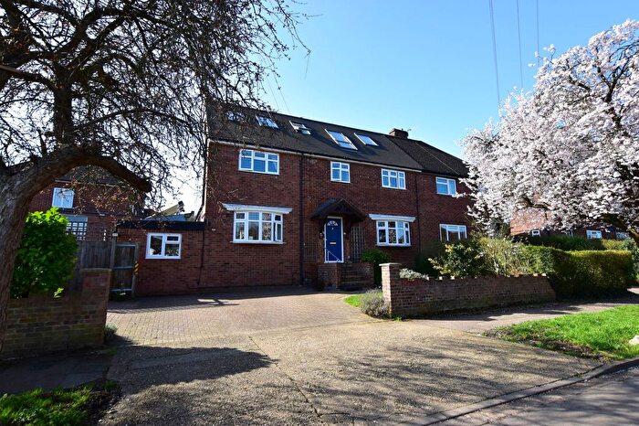 5 Bedroom Semi-Detached House For Sale In Belham Road, Kings Langley, WD4
