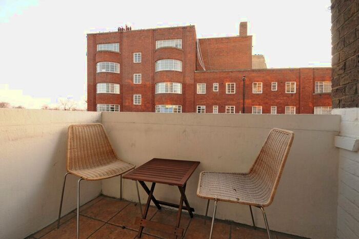 Flat To Rent In Prince Albert Road St John's Wood, NW8