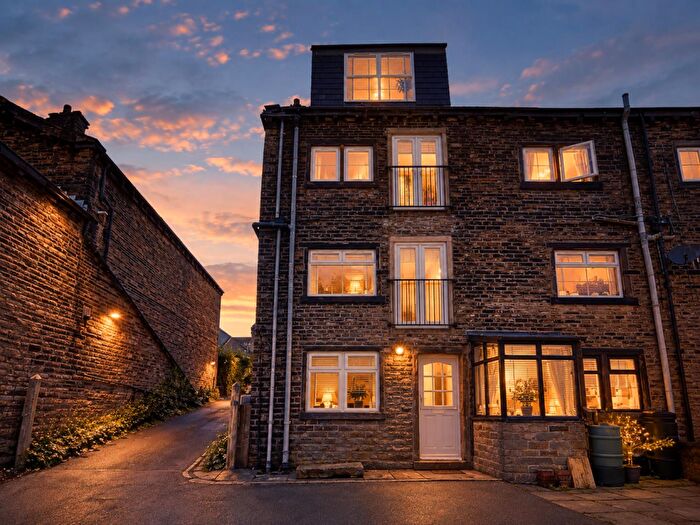 4 Bedroom Terraced House For Sale In Dolphin Terrace, Queensbury, Bradford, BD13