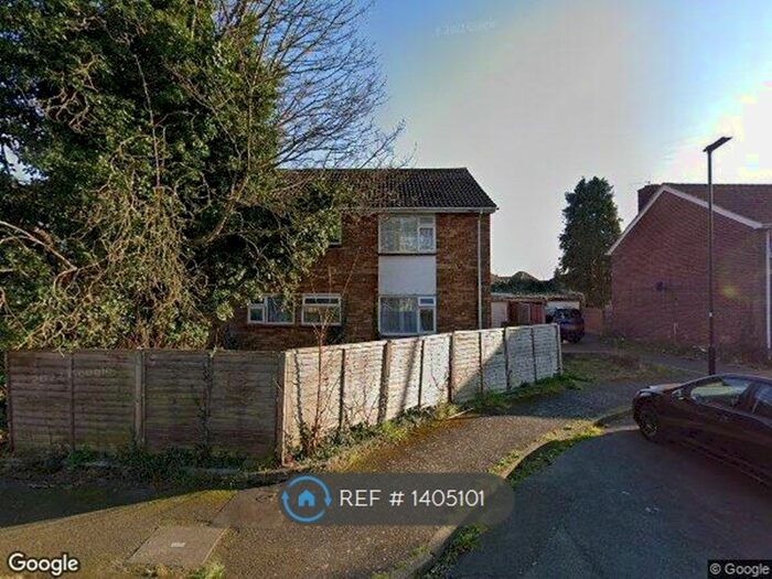 2 Bedroom Maisonette To Rent In Sonia Court, Hounslow, TW5