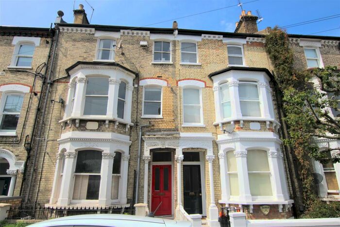 1 Bedroom Flat To Rent In Almeric Road (), Battersea, SW11