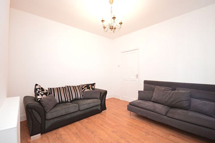 4 Bedroom Terraced House To Rent In Henniker Road, Stratford, E15