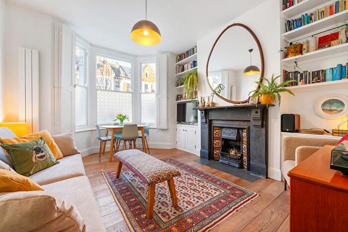 2 Bedroom Flat For Sale In Helix Road, SW2