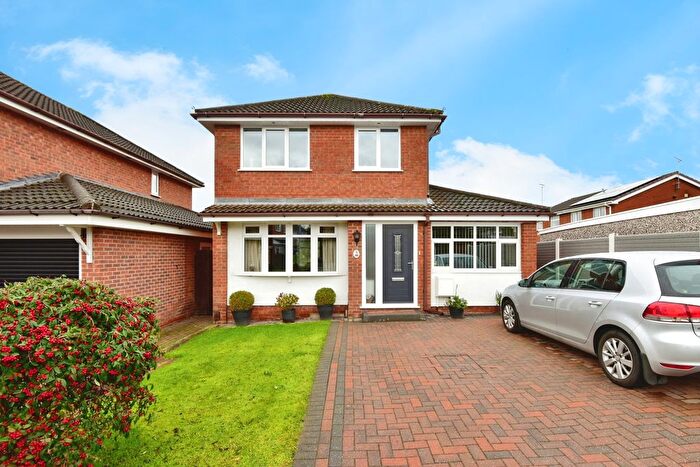 3 Bedroom Semi-Detached House For Sale In Darsham Gardens, Newcastle, Staffordshire, ST5