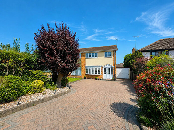 3 Bedroom End Of Terrace House For Sale In Main Road, Hawkwell, SS5