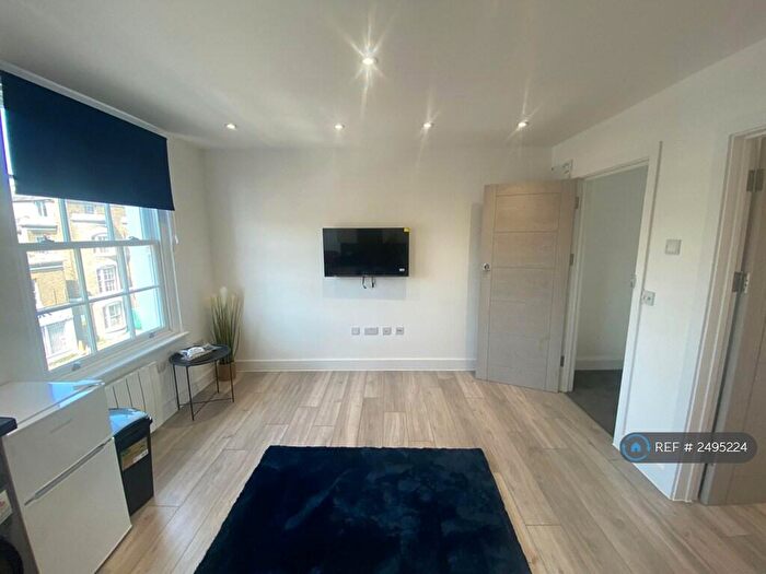 1 Bedroom Flat To Rent In Parrock Street, Gravesend, DA12
