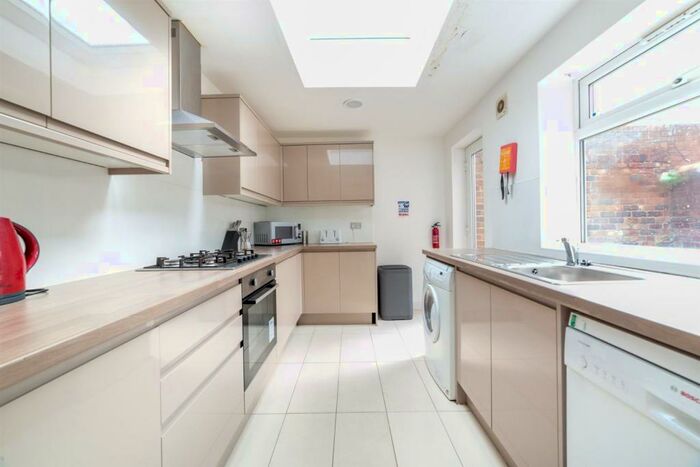 7 Bedroom Terraced House To Rent In &#pppw - Osborne Road, Jesmond, Newcastle Upon Tyne, NE2