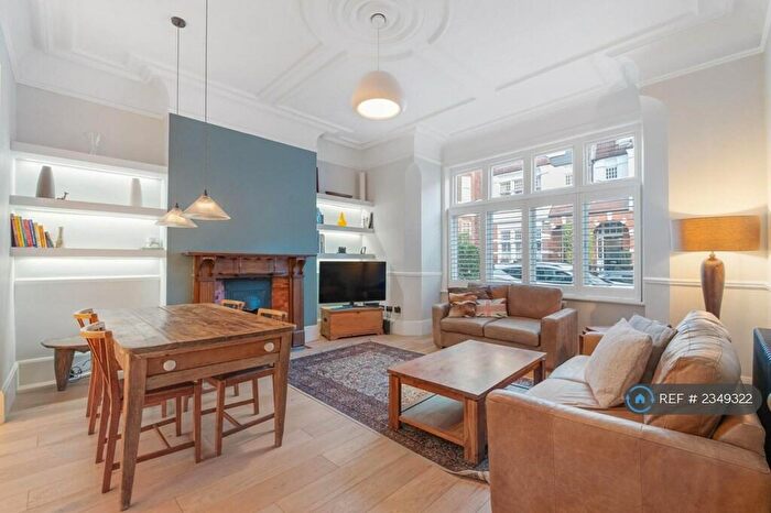 2 Bedroom Flat To Rent In Glenmore Road, London, NW3