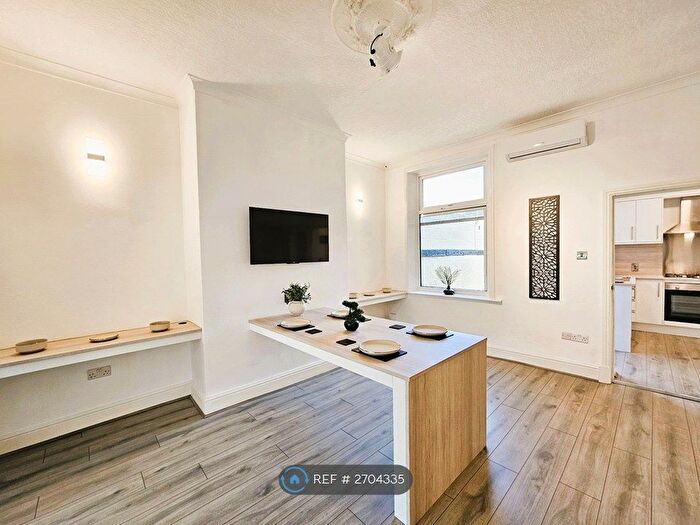 4 Bedroom Terraced House To Rent In Padiham Road, Burnley, BB12