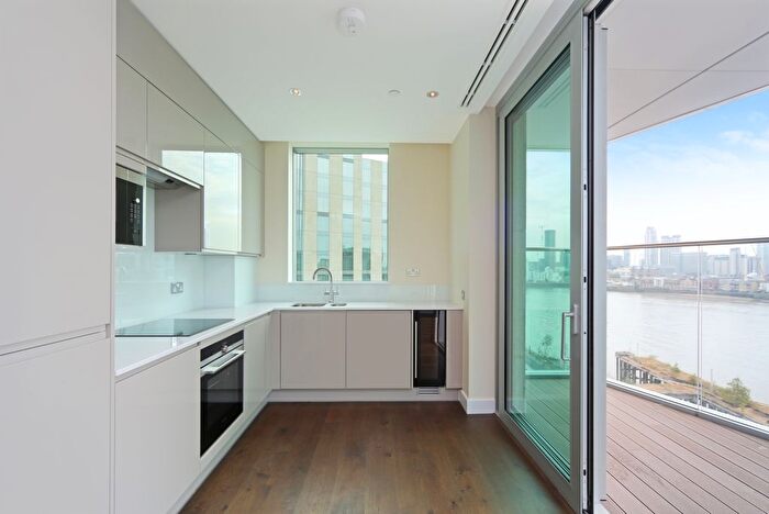 2 Bedroom Flat To Rent In Waterview Drive, London, SE10