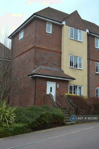 2 Bedroom Flat To Rent In Bolnore Village, West Sussex, RH16