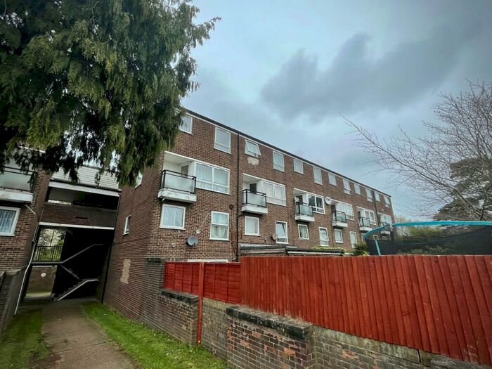 3 Bedroom Maisonette To Rent In Stockbreach Close, Hatfield, AL10