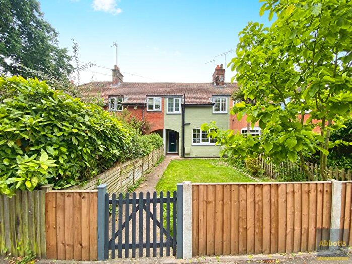 3 Bedroom Terraced House To Rent In Station Cottages, NR12