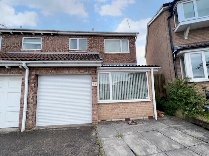 2 Bedroom House To Rent In Frobisher Grove, Maltby, Rotherham, S66