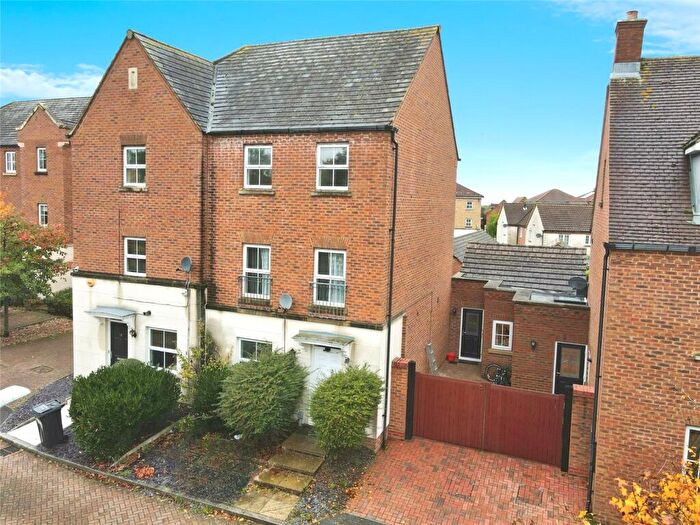 4 Bedroom Semi-Detached House For Sale In Stanwyck Lane, Oxley Park, Milton Keynes, MK4