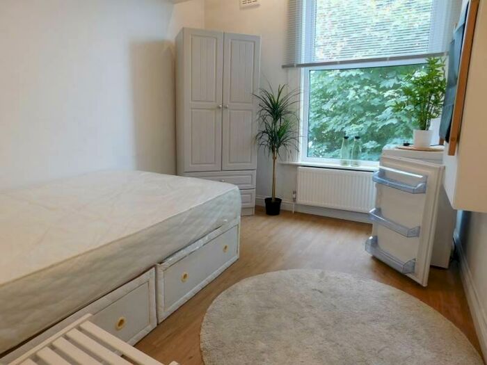 1 Bedroom Apartment To Rent In Junction Road, London, N19
