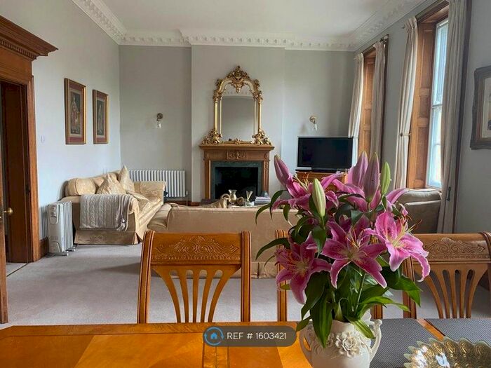 3 Bedroom Maisonette To Rent In Petersham Road, Richmond, TW10