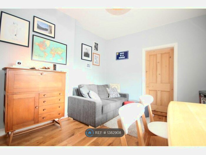1 Bedroom Flat To Rent In Percy Road, London, W12