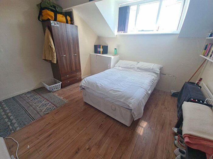 4 Bedroom House To Rent In Welton Place, Leeds, LS6