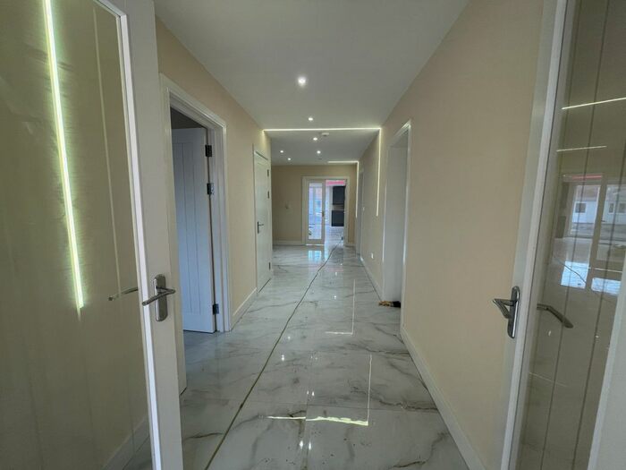 5 Bedroom Detached House To Rent In Denham Lane, Gerrards Cross, Buckinghamshire, SL9