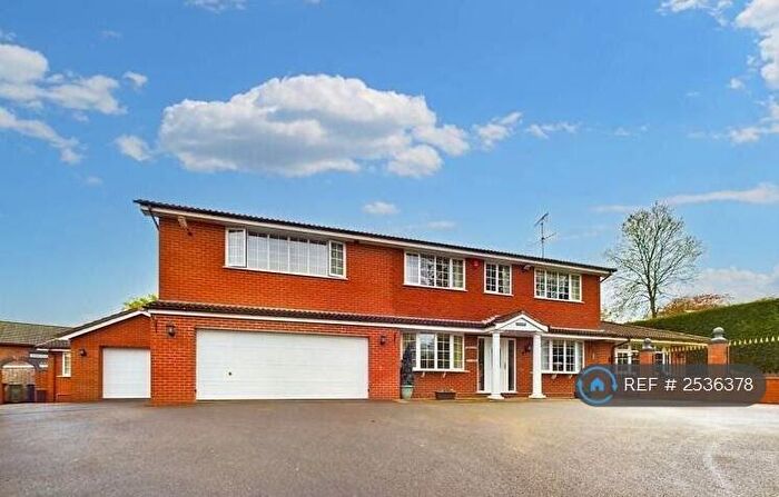 1 Bedroom Bungalow To Rent In Uttoxeter Road, Blythe Bridge, Stoke-On-Trent, ST11
