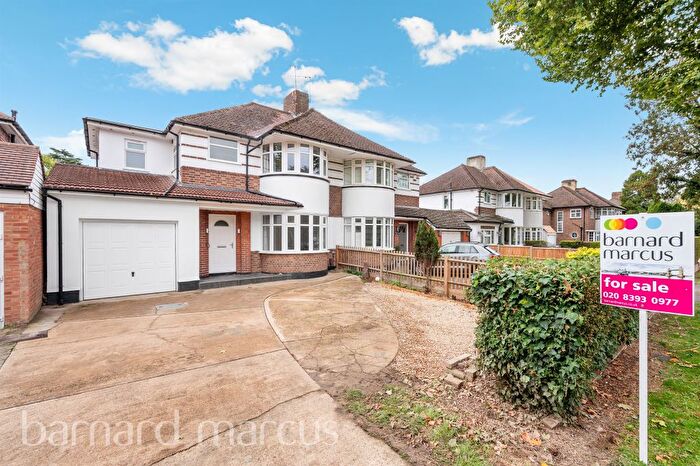 4 Bedroom Semi-detached House For Sale In Timbercroft, Epsom, KT19