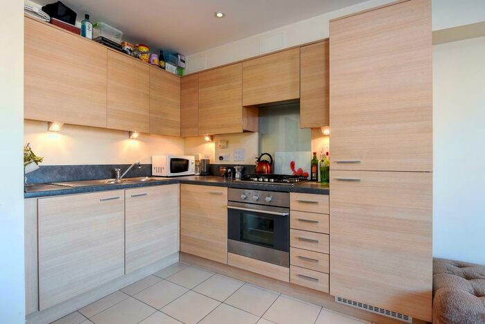 2 Bedroom Apartment To Rent In Havergate Way, Reading, RG2