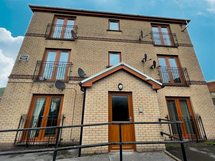 2 Bedroom Flat To Rent In Oakwood Court, Oakwood Lane, Port Talbot, Neath Port Talbot., SA13