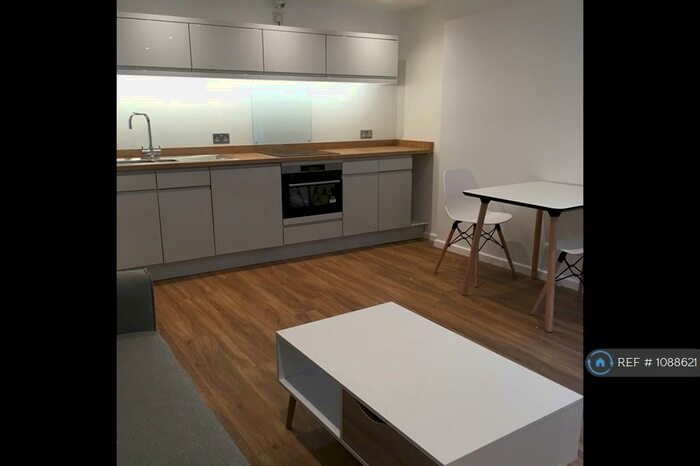 1 Bedroom Flat To Rent In Adair House, Epsom, KT19