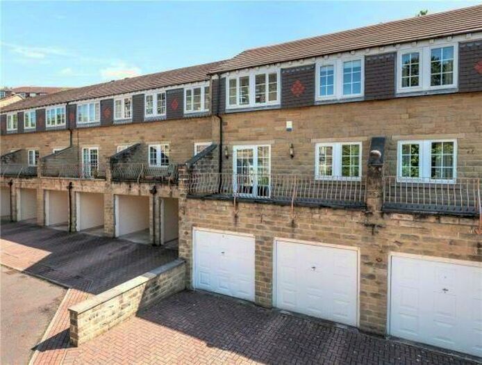 2 Bedroom Terraced House To Rent In Byron Mews, Bingley, BD16