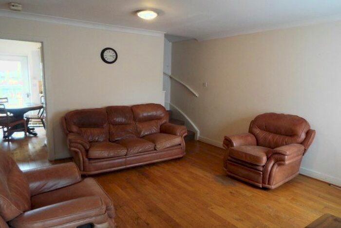 2 Bedroom Property To Rent In Grangemoor Court, Cardiff, CF11