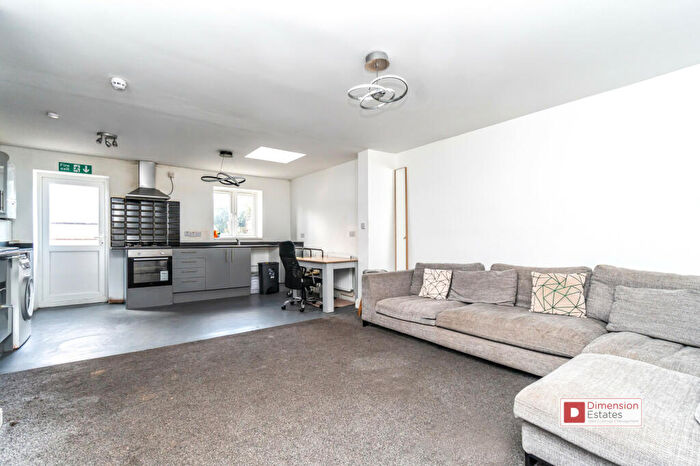 6 Bedroom Terraced House To Rent In Tudor Crescent, Barkingside, Essex, IG6