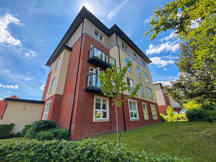 2 Bedroom Flat To Rent In Bailey Place, Crowborough, TN6