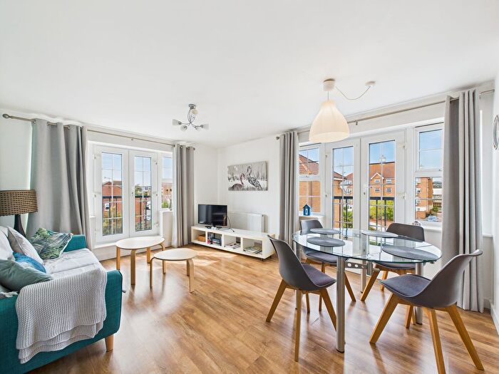 2 Bedroom Flat To Rent In Hancock Way, Shoreham-By-Sea, BN43