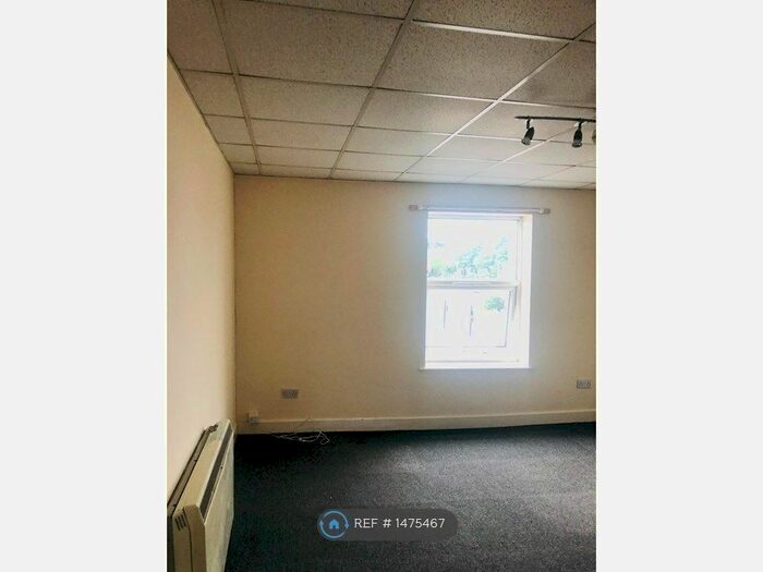 1 Bedroom Flat To Rent In Ormskirk Road, Wigan, WN5