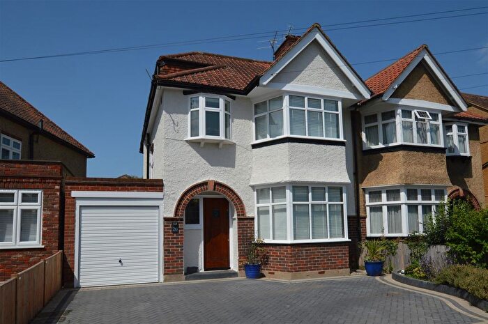 4 Bedroom Semi-Detached House For Sale In Melrose Avenue, Whitton, TW2