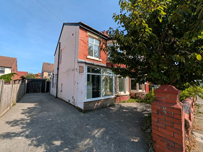 3 Bedroom Semi Detached House To Rent In Belvere Avenue, Blackpool, FY4