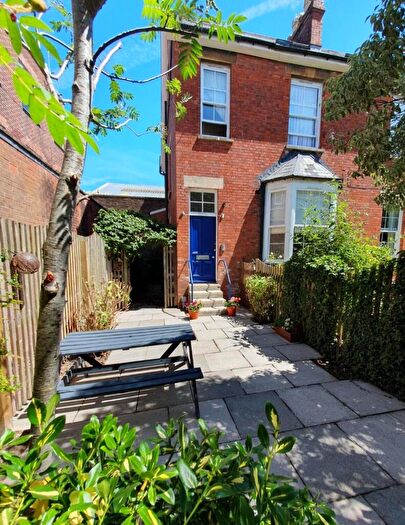 2 Bedroom Penthouse For Sale In High Street, Devon, Honiton, EX14
