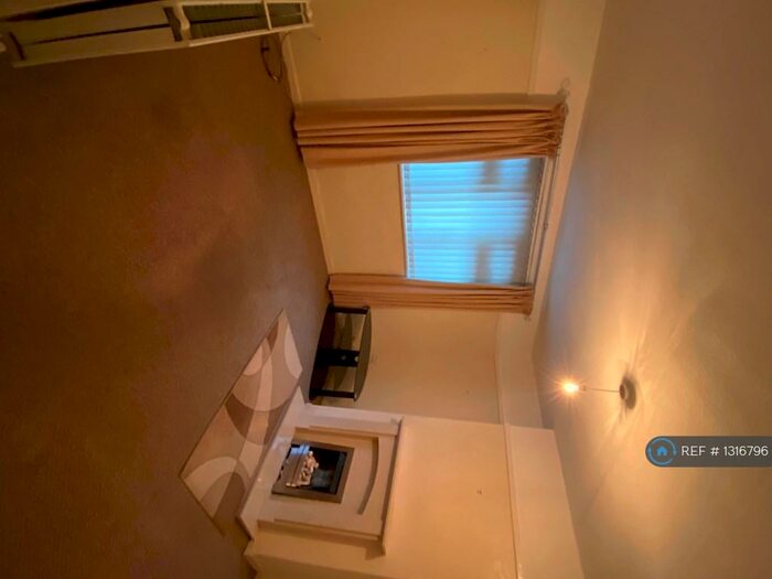 3 Bedroom Semi-Detached House To Rent In Abingdon Road, Liverpool, L4