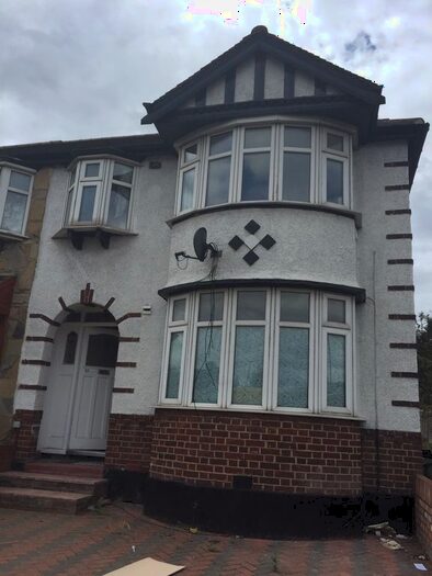 Studio To Rent In Hangerlane, London, NW10