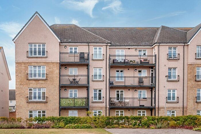 2 Bedroom Flat For Sale In Flat, Cowgill Gardens, Liberton, Edinburgh, EH16